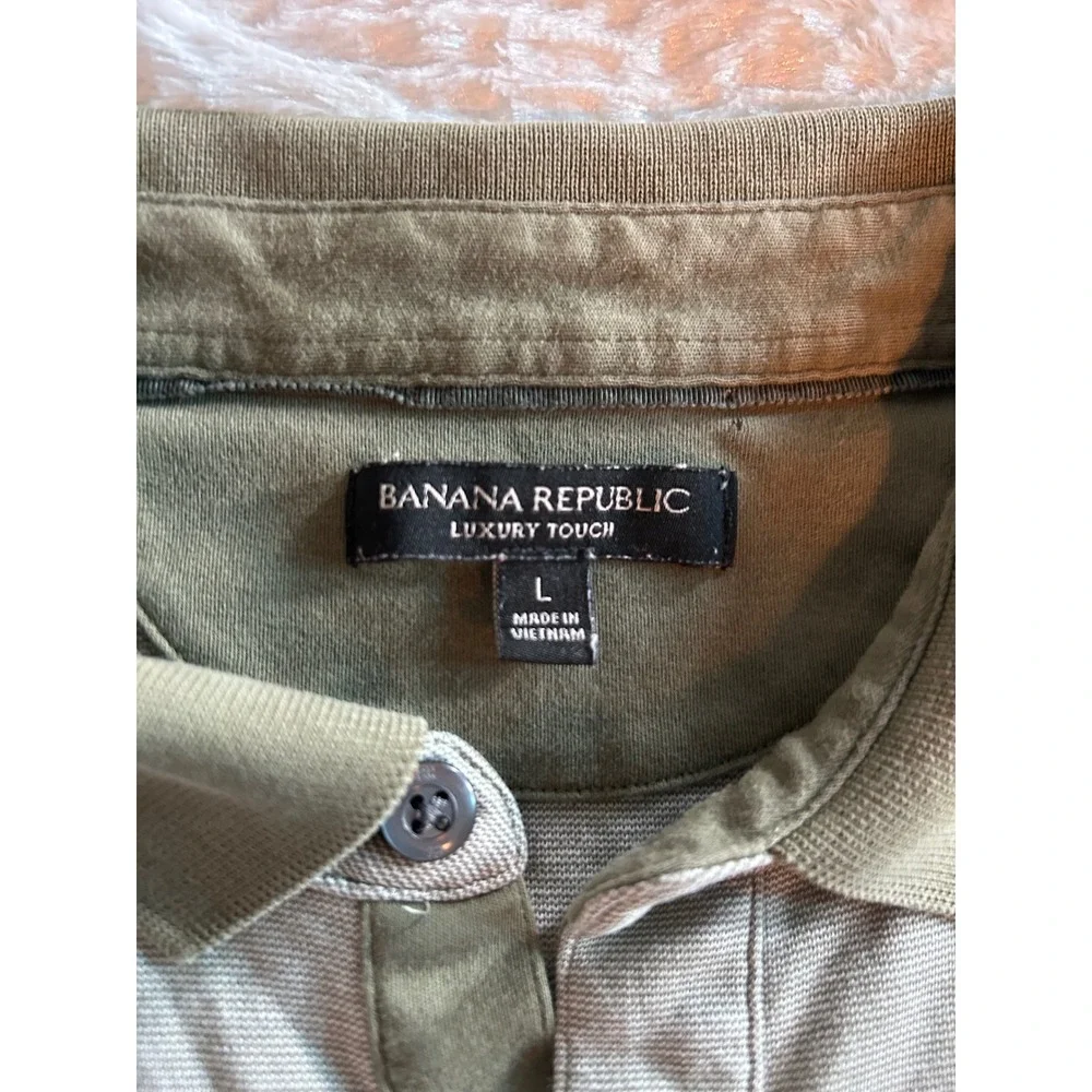 Banana Republic Luxury Touch Mens Large Olive Green Military Safari Polo Shirt - Picture 2 of 3